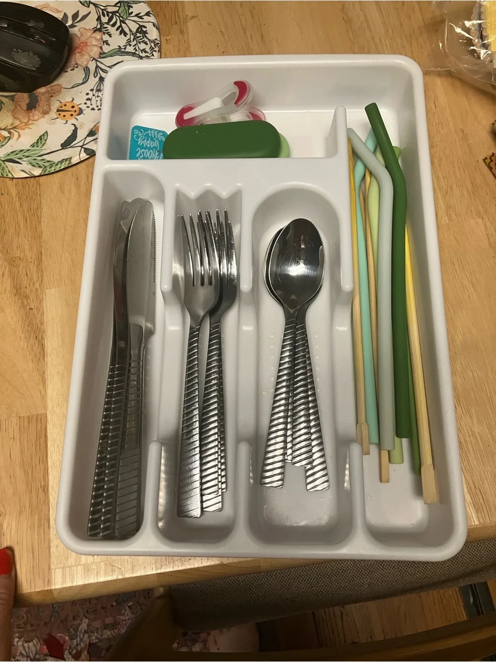 White Plastic Cutlery Tray Organizer with Green and Pastel Utensil Straws